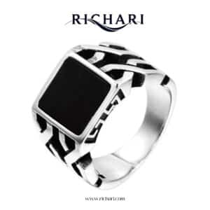Richari Black Onyx Square Signet Ring