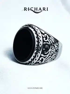 Richari Royal Black Onyx Signet Ring
