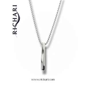 Richari Sleek Silver Bar Pendant