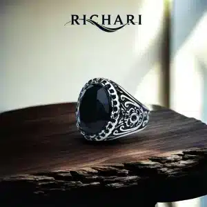 Richari Imperial Black Gem Signet Ring